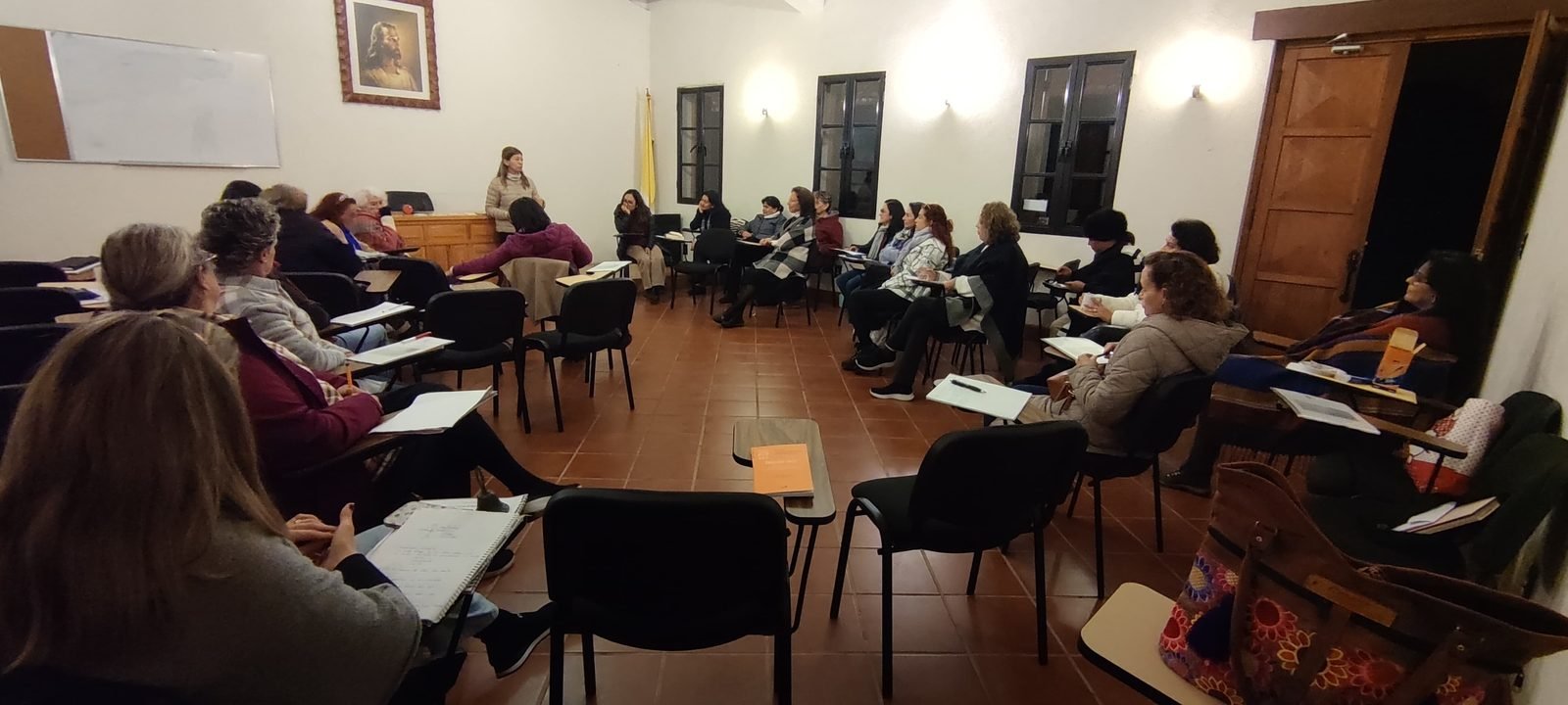 Reunión de trabajo en uno de los salones del CREL ZE